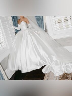 Strapless Satin Ball Gown Wedding Dress in Ivory